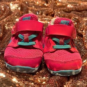 Nike Girls Pink Sneakers